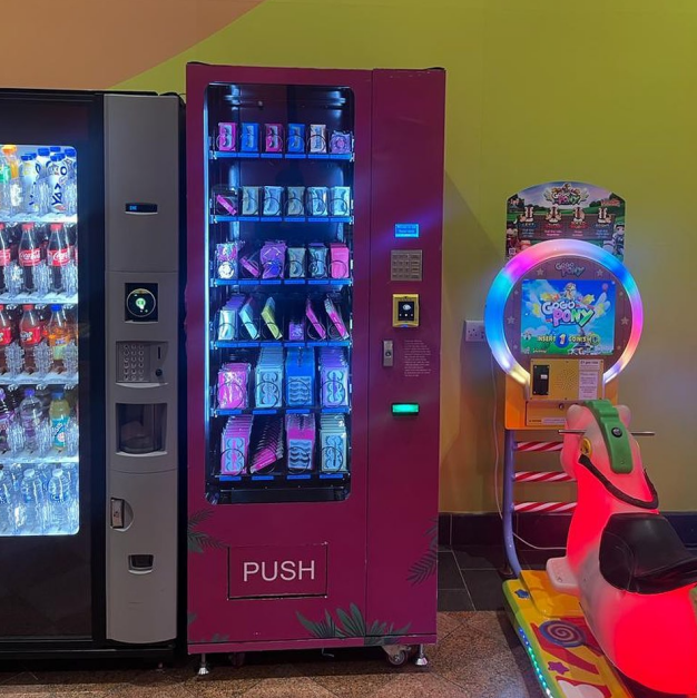 Mini Eyelash vending machine in US