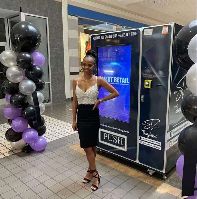 49-inch beauty vending machines hot selling in the United States